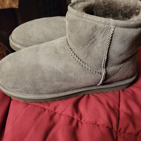 Ugg boots - Picture 3 of 8